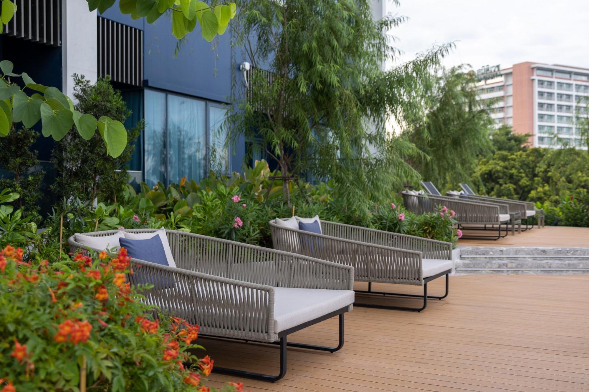 S Sriracha Hotel & Residence Si Racha Exterior photo